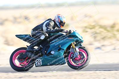 media/Dec-07-2025-CVMA (Sun) [[3e7d2de5dc]]/Race 17-Amateur Formula Middleweight/